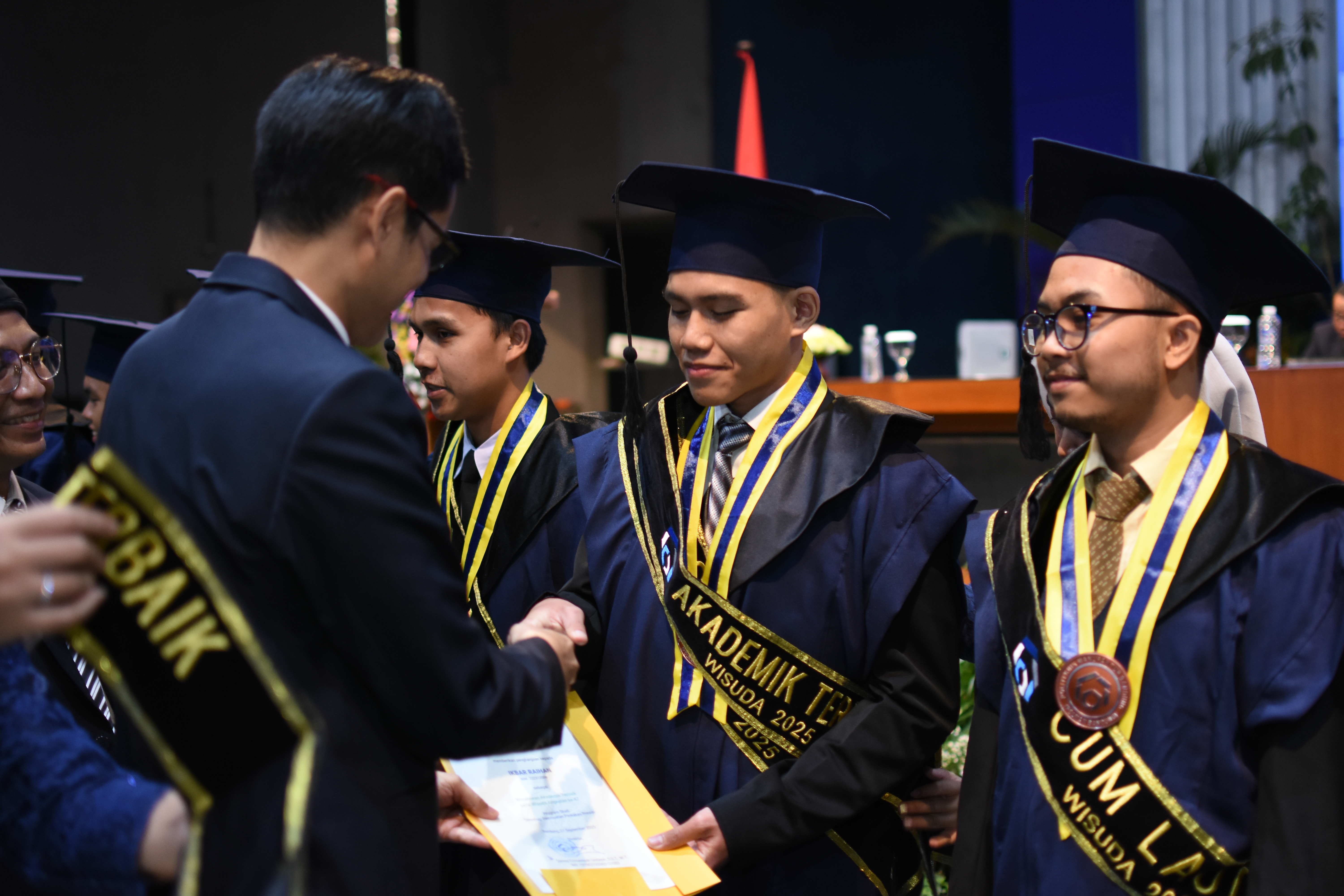 Kelulusan Bersama Teman Angkatan